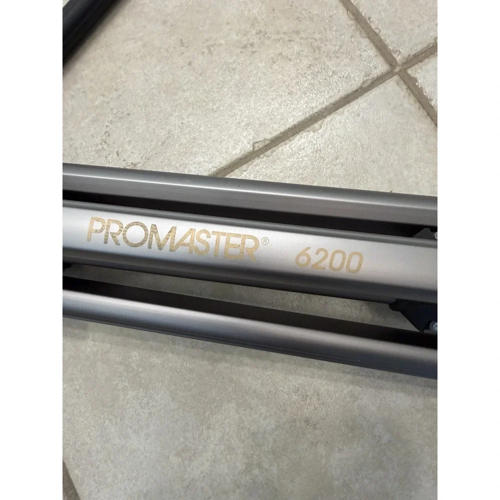 Promaster 6200 Photo/Video Tripod (PR03264) - Very nice condition